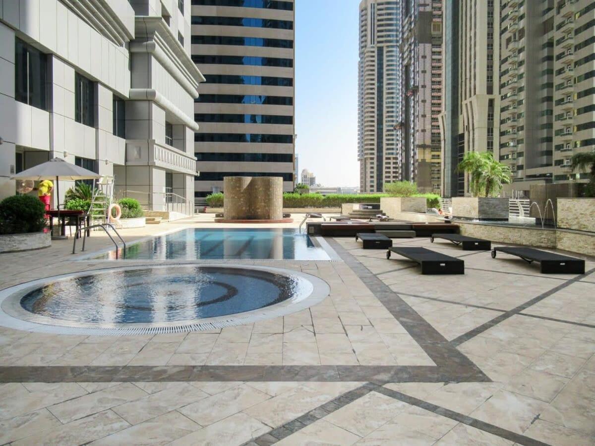 Frank Porter - Princess Tower Dubai Luaran gambar